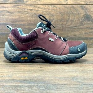 Ahnu Hiking Shoes Womens 5.5 Montara II In Wine Tasting Low Top Waterproof -READ